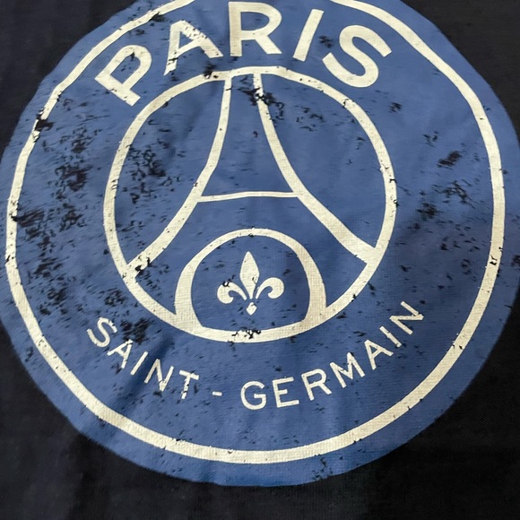 Paris Saint-Germain Men’s Shirt - Picture 2 of 8
